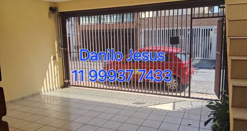Casa com 3 dormitórios, 1 suite, 2 vagas, 4 banheiros. FL51