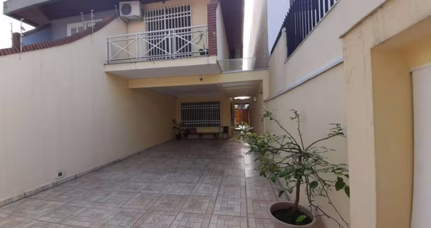 Casa à venda com 198m², 3 quartos e 4 vagas - Jardim Jussara FL15