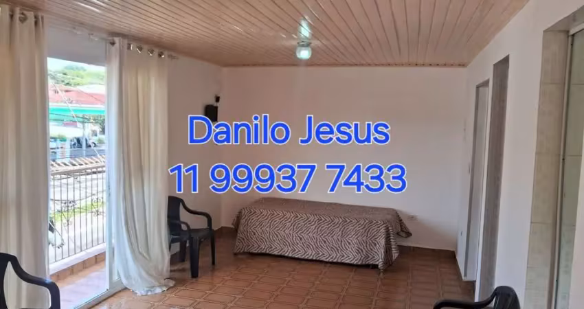 Casa com 4 dormitórios sendo 3 suítes, mobiliado. FL51