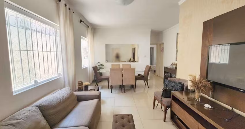 CASA TERREA 250m² de TERRENO - 3 DORMITORIOS (1 SUITE) COM 3 VAGAS-FL38