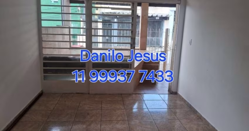 Casa com 2 dormitórios, 2 banheiros e 2 vagas próximo a USP. FL51