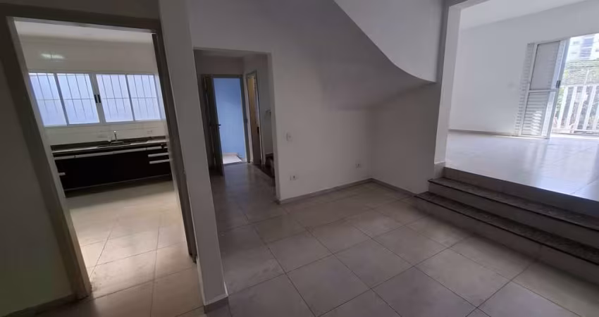 Sobrado de 165m² no Jardim Odete - 3 Salas + Varanda e 3 Vagas, FL28