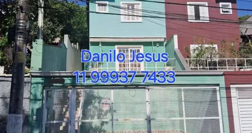 Casa mobiliada com 3 dormitórios sendo umasuíte, 2 vagas, 4 banheiros. fl51