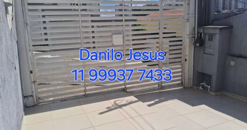 Casa com 3 dormitórios sendo uma suíte,  4 banheiros,  2 vagas com portão eletrônico. FL51