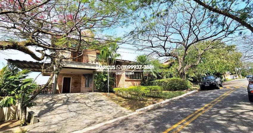 Encante-se com esta charmosa casa no Condomínio Nova Higienópolis  Granja Viana. FL23