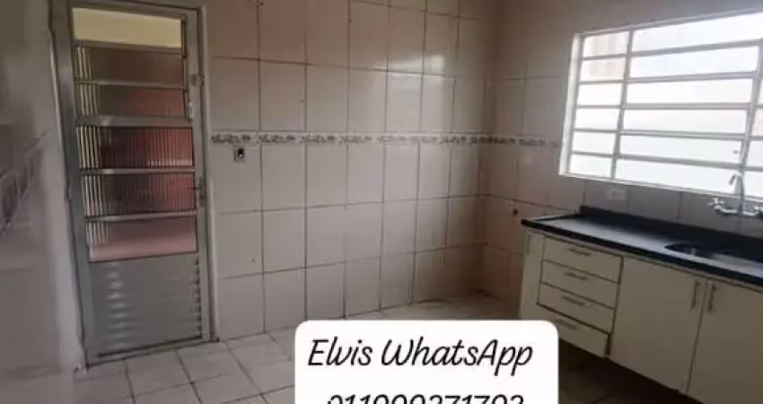 Casa em condomínio fechado com 3 quartos para alugar na Rua Tereza D'Amico, 221, Jardim Santos Dumont, São Paulo