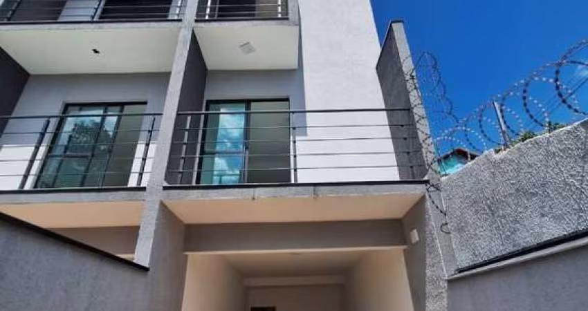 SOBRADO COM 3 DORMITORIOS E 1 SUITE FL26