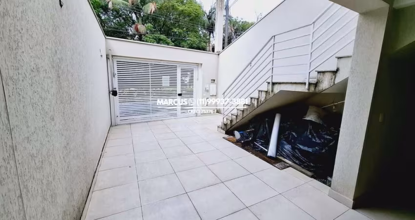 Casa nova no Jd. Bonfiglioli com 3 suítes, 6 vagas de garagem, dep. emp., quintal. FL23