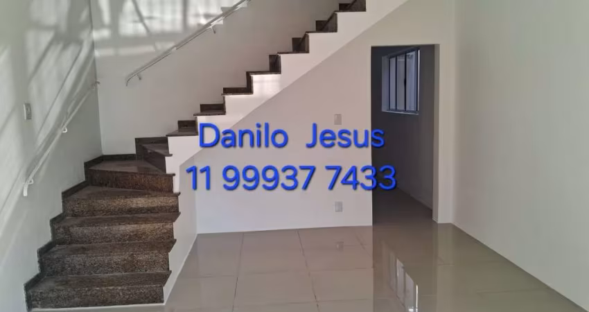 Casa com 3 dormitórios sendo uma suíte, 6 vagas. FL51
