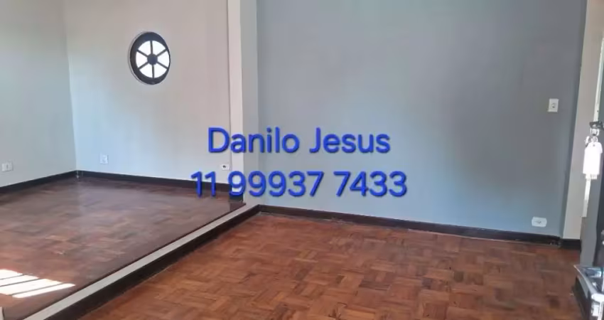 Casa com 2 dormitórios e 1 vaga. FL51