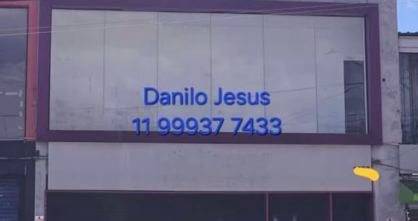 Salão comercial com 6 salas, 2 banheiros e 2 vagas de estacionamento. FL51