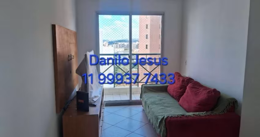 Apartamento com 3 dormitórios, 1 vaga. FL51