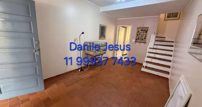 Casa com 2 dormitórios e 2 vagas.  FL51
