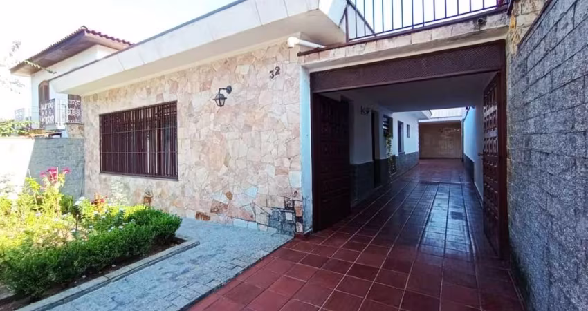 Casa Térrea 3 quartos sendo 2 suítes e edicula FL14