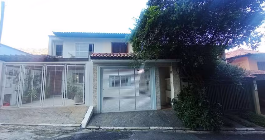 Casa 3 quartos sendo 1 suíte condomínio fechado FL14