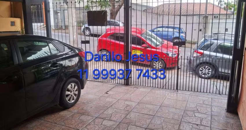 Casa com 2 dormitórios e 2 vagas de garagem. FL51