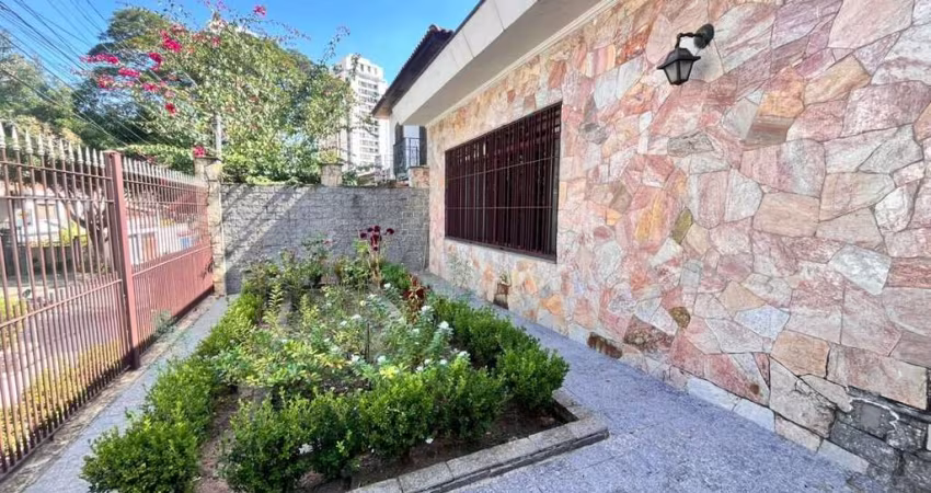 CASA SEMI MOBILIADA 3 QUARTOS COM JARDIM AREA GOURMET  PROXX. METRO FL48