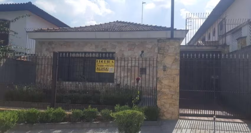 CASA TERREA COM 3 DORMITORIOS FL26