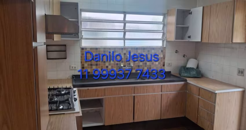 Casa com 3 dormitórios, 1 suíte, 2 vagas e edicula. FL51