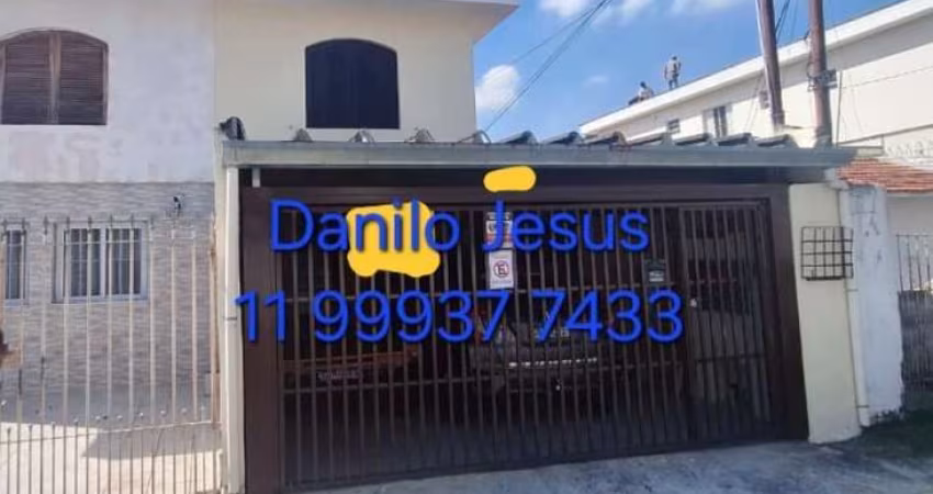 Casa com 3 dormitórios e 2 vagas. FL51