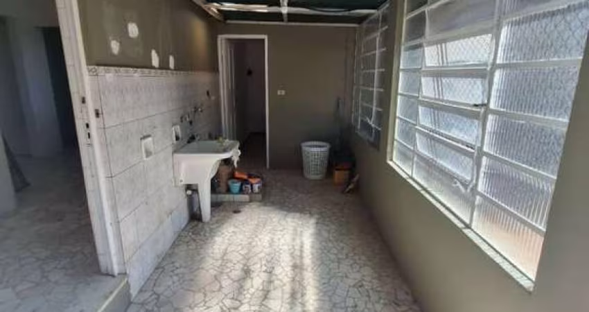 CASA TERREA COM 1 EDICULA FL26