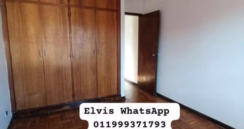 DUAS CASAS OTIMA LOCALIZAÇÃO!  FL 31