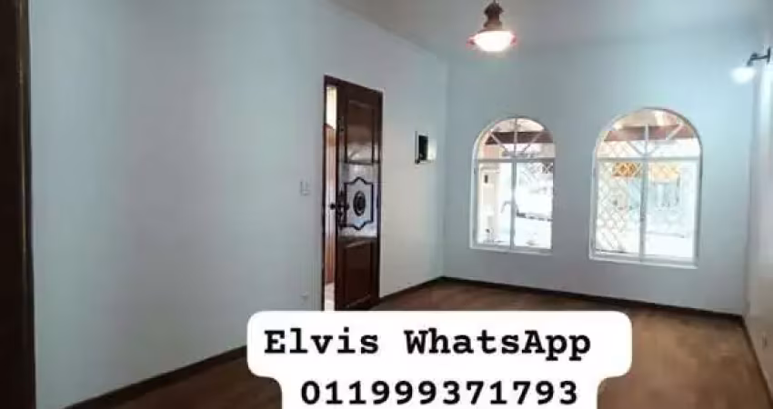 DUAS CASAS OTIMA LOCALIZAÇÃO!  FL 31