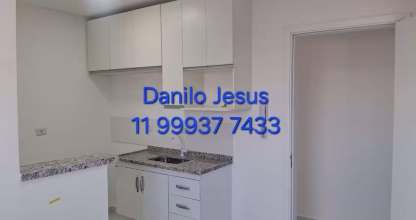Casa 1 dormitório, 1 banheiro com entrada compartilhada. FL51