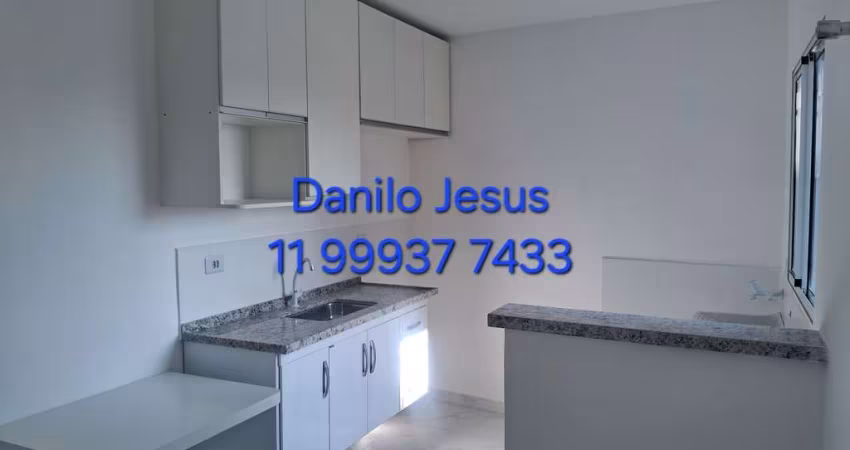 Casa com 1 dormitório  e 1 banheiro. FL51