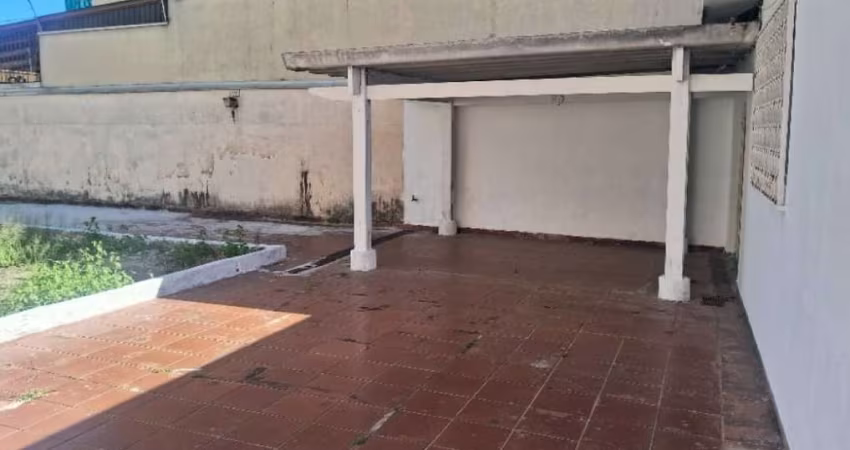 Casa térrea 2 quartos, 4 vagas - FL35
