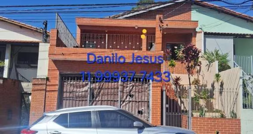 Casa com 2 dormitórios,  1 vaga de garagem. FL51