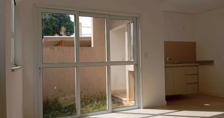 VENDA SOBRADO 120m² 03 DORMITÓRIOS 01(SUÍTE) E DUAS VAGAS DE GARAGENS  FL38