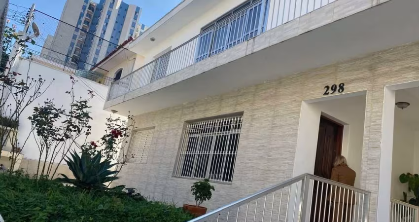 Sobrado de Luxo no Jardim Rizzo - 350m², 5 Quartos + 4 Vagas - FL43