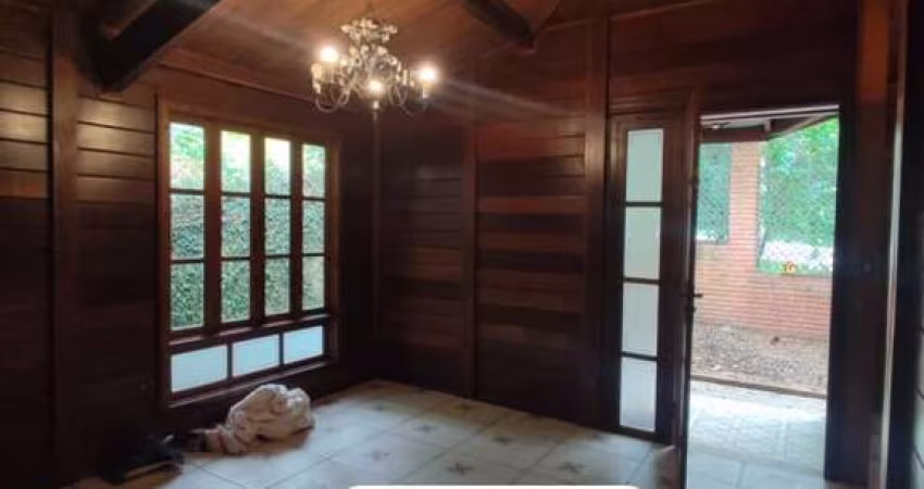 LINDA CASA DE MADEIRA FL 31