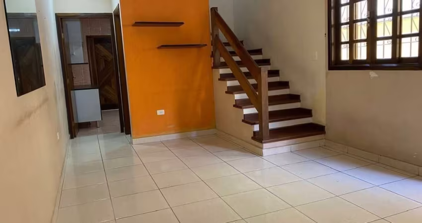 SOBRADO 3 DORMS 1 ST 2 VAGAS PRÓX METRO VILA SÔNIA FI37