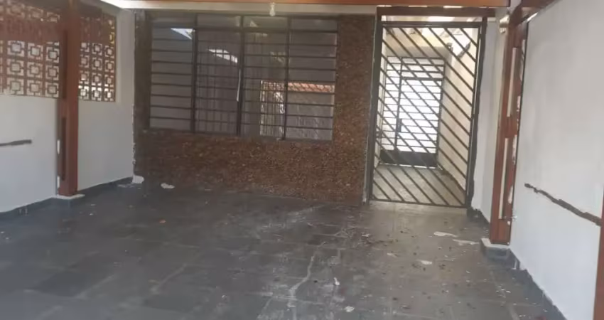 CASA TERREA COM 2 DORMITORIOS PROXIMO AO METRO VL SONIA FL26