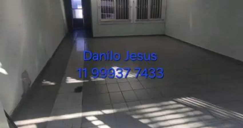 Sobrado com 3 dormitórios sendo uma suíte, 2 vagas. fl51