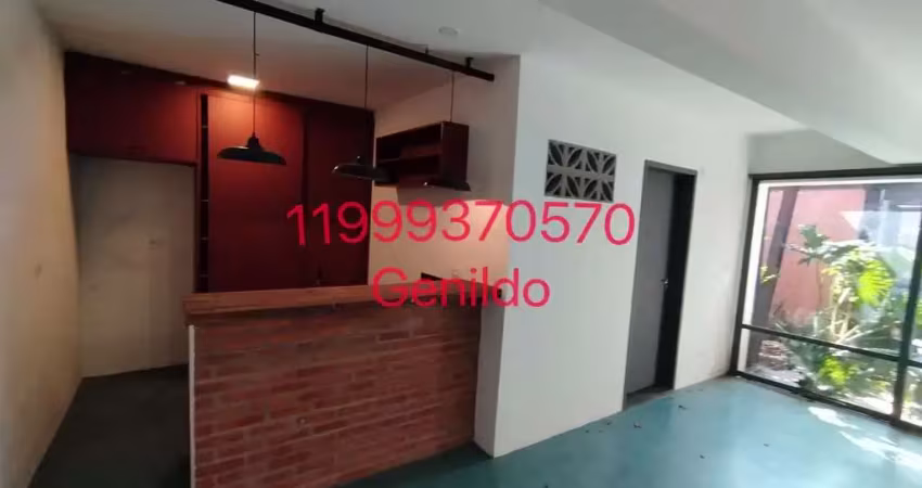 Sobrado semi mobiliado  com 3 quartos sendo 1 suite varanda salao   proximo do metro fl55