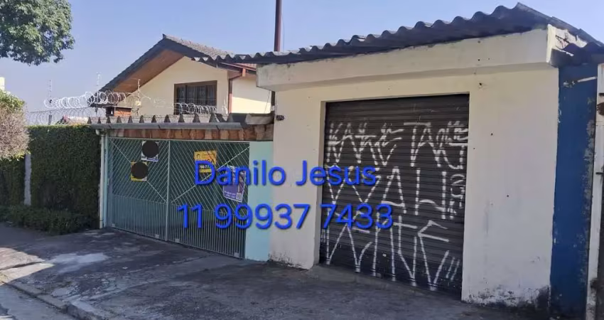 Casa com 2 dormitórios, 2 vagas e ponto comercial. fl51.