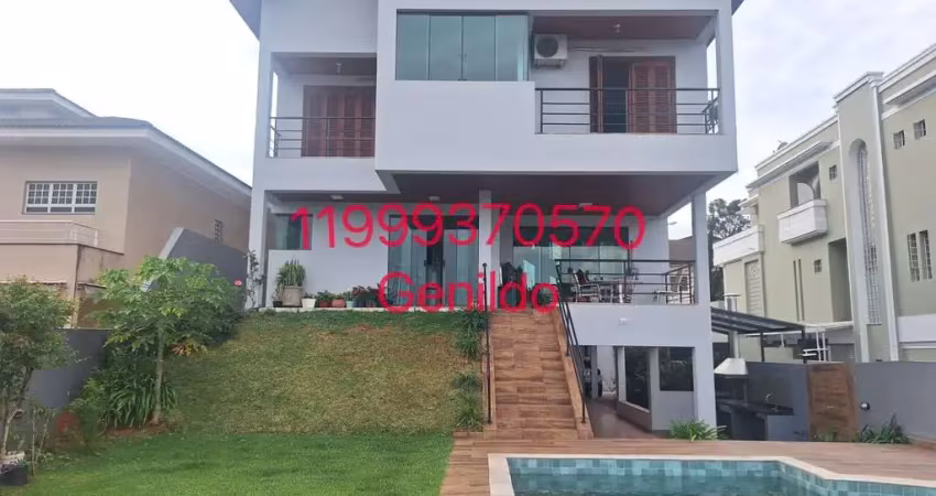 Sobrado em condomínio com piscina 4 quartos 4 suites 6 vagas salão de festa armários planejados fl55