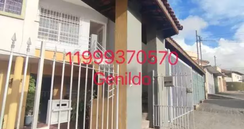 Casa com 3 quartos, 1 vagas, 2 banheiros, churrasqueira, casa  reformada fácil acesso ao metro fl55
