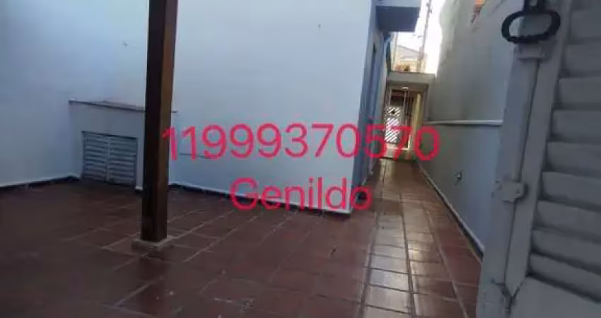 Sobrado com 2 quartos 2 vagas edicula quintal com armários planejados    do lado do metro  fl55