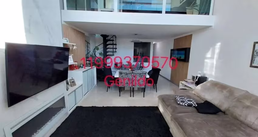 Casa com 3 suites 1 com sacada  3 vagas de garagem quintal com churrasqueira 8 minutos do metro fl55