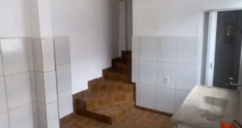 Sobrado ótimo preço   2 dorms quintal  grande edícula 2 vagas
