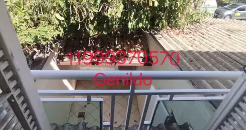 Sobrado com 2 quartos, 1 com sacada, 1 vaga ,quintal, próximo da usp ,fácil acesso ao metro fl55