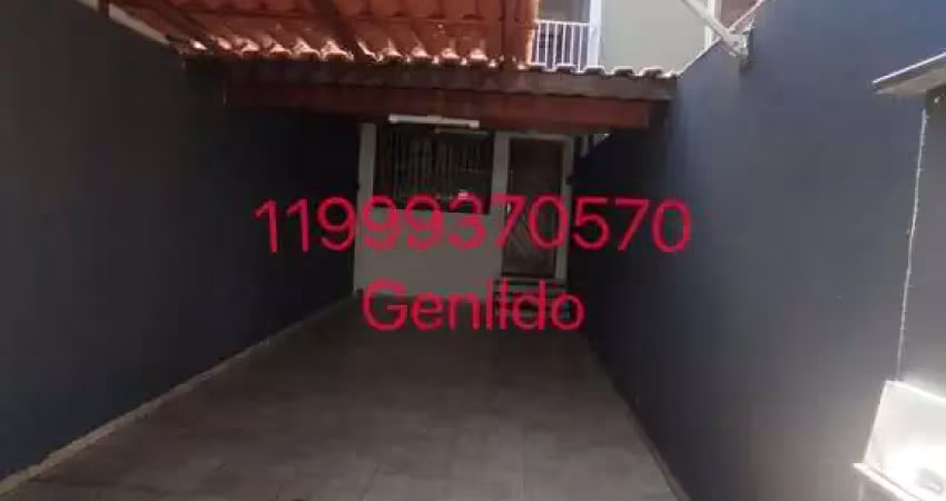 Sobrado com 2 quartos, 1 com sacada, 2 vagas, quintal com churrasqueira, fácil acesso ao metro, fl55