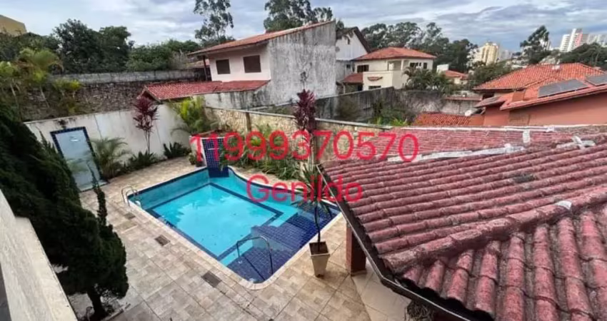 Sobrado com piscina 5 suites sendo uma master todas com sacada 3 vagas aceita pet churrasqueira fl55