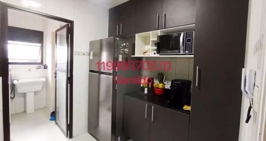 Apartamento com 3 quartos 1 suite,  sacada, armários planejados 2 vagas fixas ar condicionado  fl55