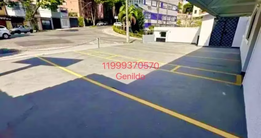 Sobrado comercial reformado com 10 vagas de garagem,  5 salas, quintal , cozinha , 5 banheiros fl55
