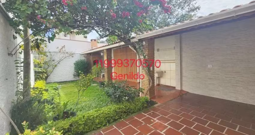 Sobrado com 3 quartos sendo 1 suite, 2 vagas, quintal, próximo do metro,   aceita pet, fl55